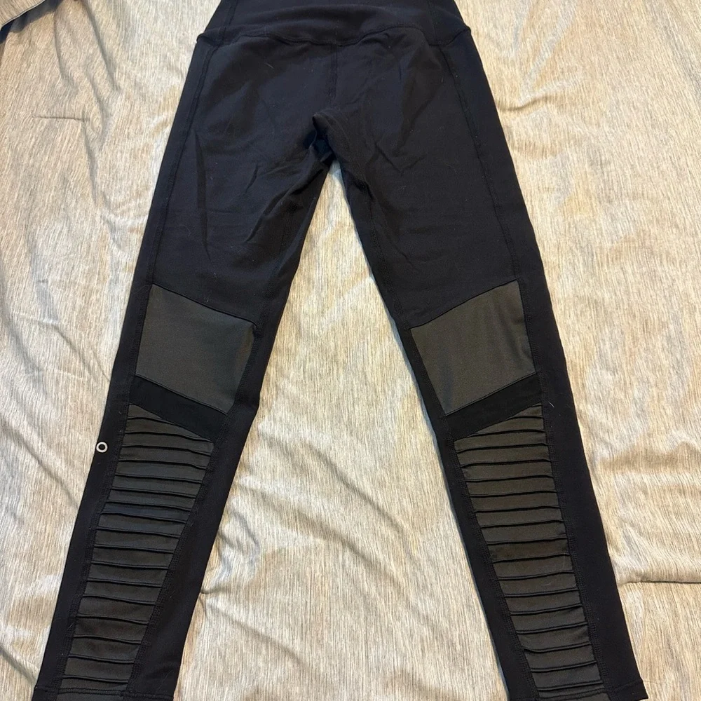 ALO Black Leggings - Picture 2 of 6